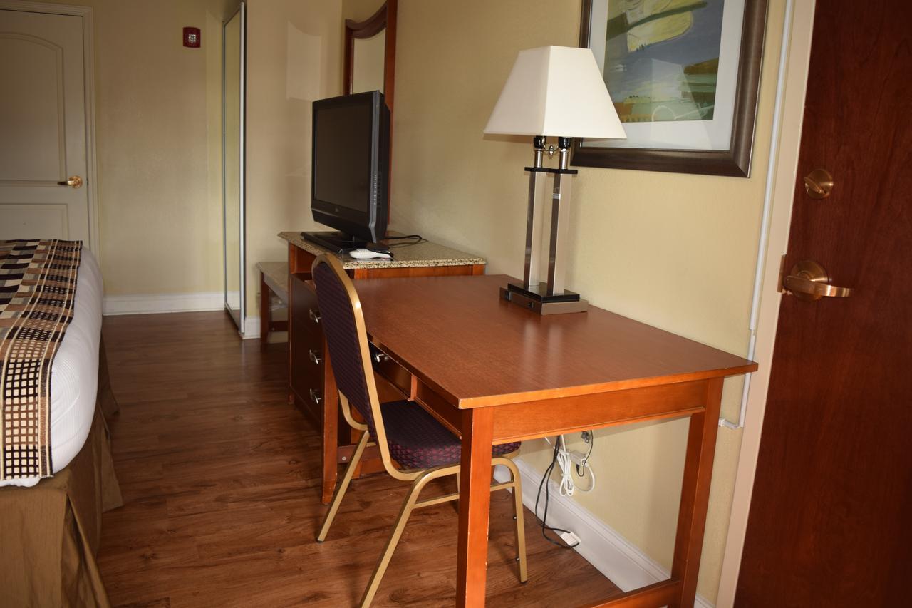 Atkinson Inn & Suites Lumberton Eksteriør billede